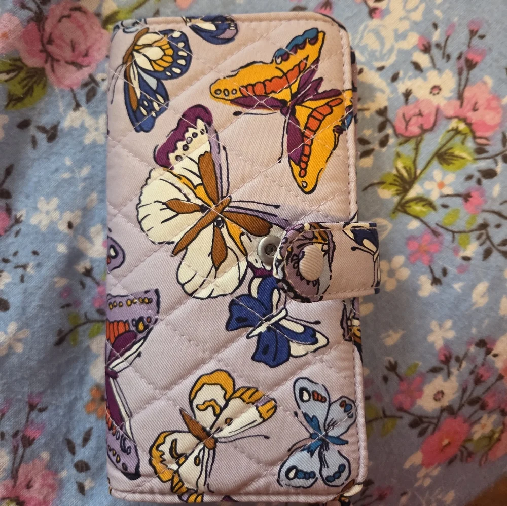 Vera Bradley wallet - Picture 1 of 3